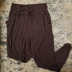 Small Worn Once AE Harlem jogger pants